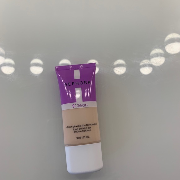 Sephora Foundation - Picture 1 of 2